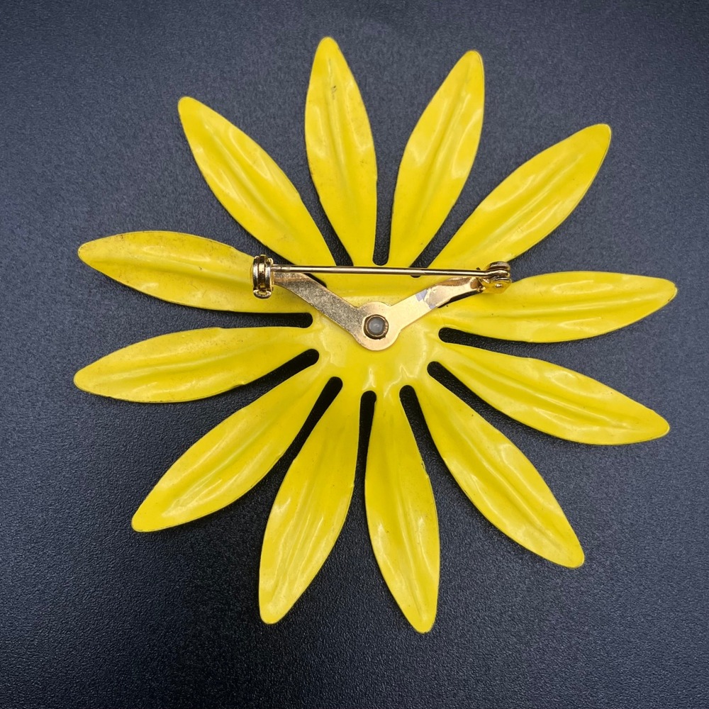 Vintage Enamel Flower Brooch Yellow White Daisy Floral Pin Large 3.25" - Picture 6 of 9